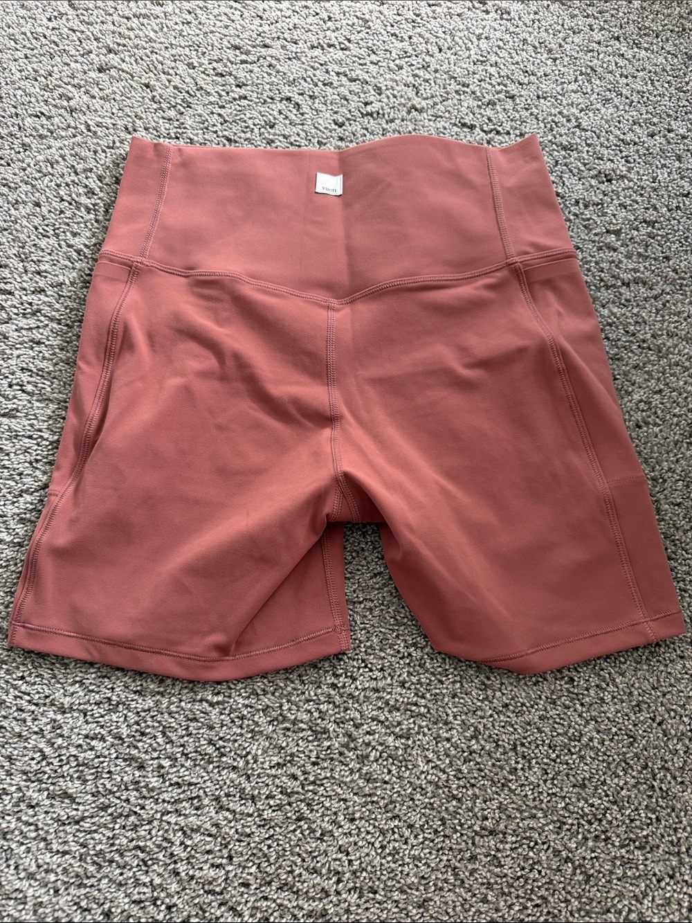 Vuori High-Waist Rust Women’s Active Shorts